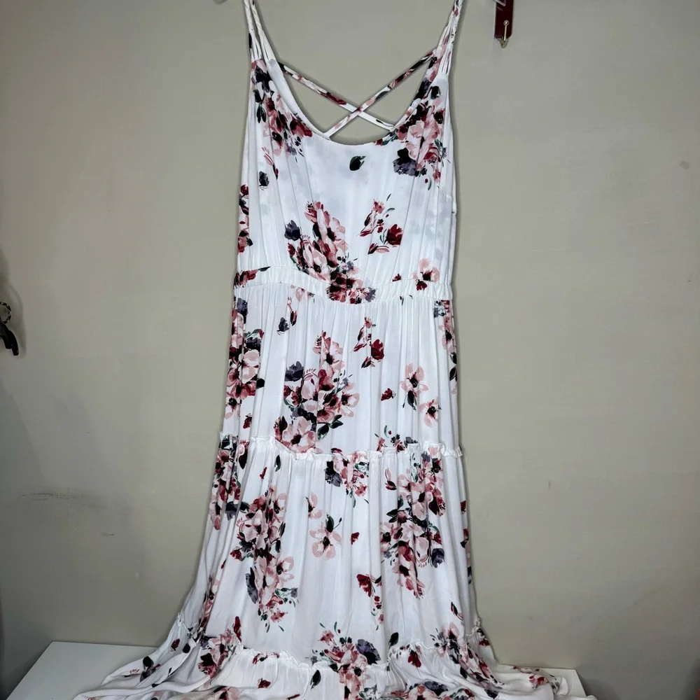 Torrid White Floral Maxi Challis Teired Dress size 2 = 18/20 - Picture 4 of 13